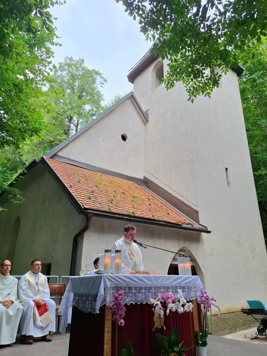 [BLAGDAN SV. ANE - MISA U 08:00]